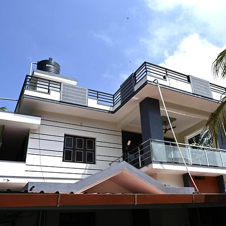אודופי Providence Homestay Malpe מראה חיצוני תמונה